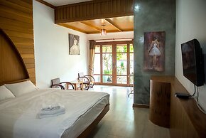 Tree Home Plus Home Stay