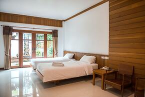 Tree Home Plus Home Stay