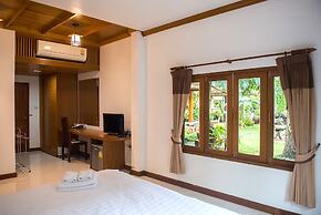 Tree Home Plus Home Stay