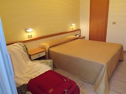 Hotel Thea
