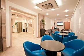 Hotel Thea