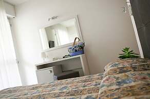 Hotel Thea