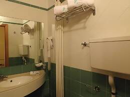 Hotel Thea