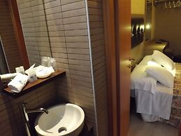 Hotel Thea