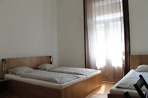 Omega Guesthouse Budapest