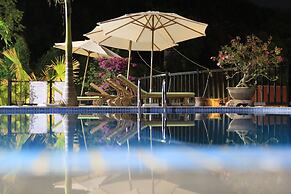 Phong Nha Lake House