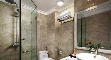 Golden Moon Suite Hotel