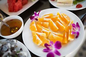 Golden Moon Suite Hotel