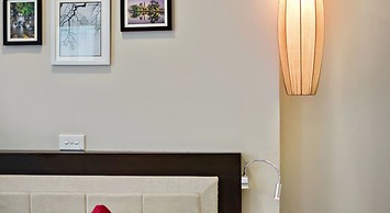 Golden Moon Suite Hotel