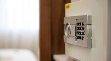 Golden Moon Suite Hotel