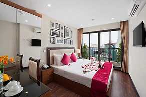 Golden Moon Suite Hotel