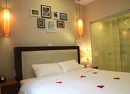 Golden Moon Suite Hotel