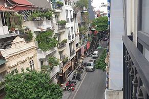 Golden Moon Suite Hotel