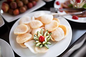 Golden Moon Suite Hotel