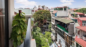 Golden Moon Suite Hotel