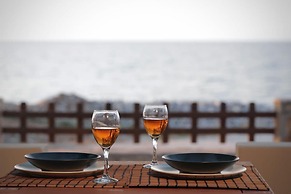 Horizonte Seafront Suites