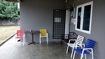 Kemaman Lodge & Cafe - Hostel