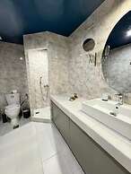 Lotus Center Apartments