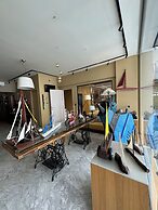 Lotus Center Apartments