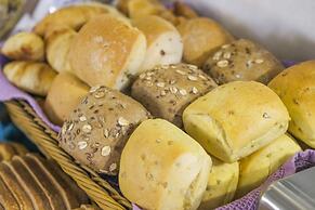 Lotus Center Apartments