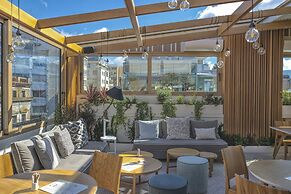 Lotus Center Apartments