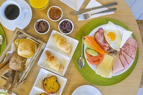 Lotus Center Apartments