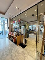 Lotus Center Apartments