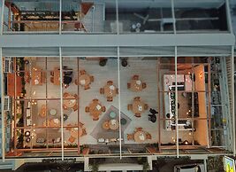 Lotus Center Apartments