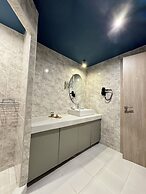 Lotus Center Apartments