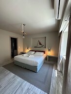 Lotus Center Apartments