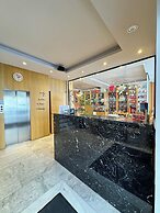 Lotus Center Apartments