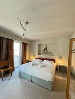 Lotus Center Apartments