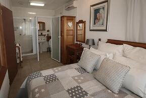 Dusk to Dawn Guesthouse