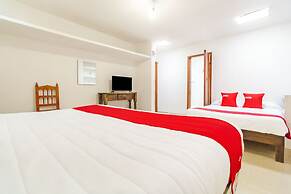 OYO Hotel Las Nubes,Mercado de Dulces y Artesanías Ámbar