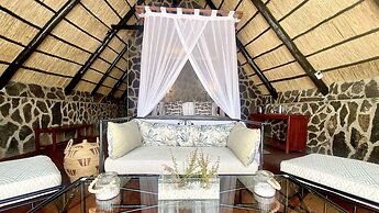 Big Cave Camp - Lodge On The Rocks