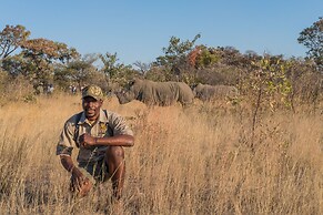 Big Cave Camp - Lodge On The Rocks