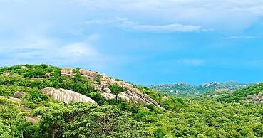 Big Cave Camp - Lodge On The Rocks