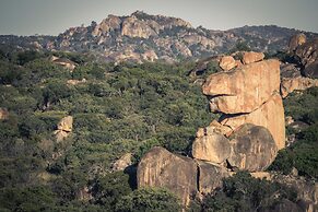 Big Cave Camp - Lodge On The Rocks