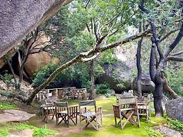 Big Cave Camp - Lodge On The Rocks