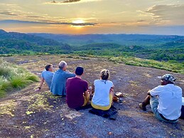 Big Cave Camp - Lodge On The Rocks