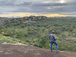 Big Cave Camp - Lodge On The Rocks