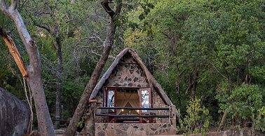 Big Cave Camp - Lodge On The Rocks