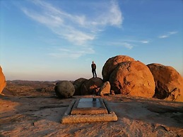 Big Cave Camp - Lodge On The Rocks