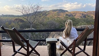 Big Cave Camp - Lodge On The Rocks