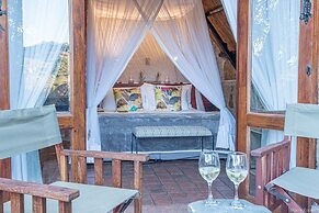 Big Cave Camp - Lodge On The Rocks