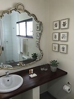 The Crown Guesthouse