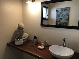 The Crown Guesthouse