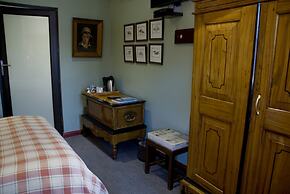 The Crown Guesthouse