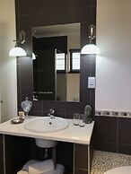 The Crown Guesthouse