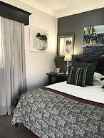 The Crown Guesthouse